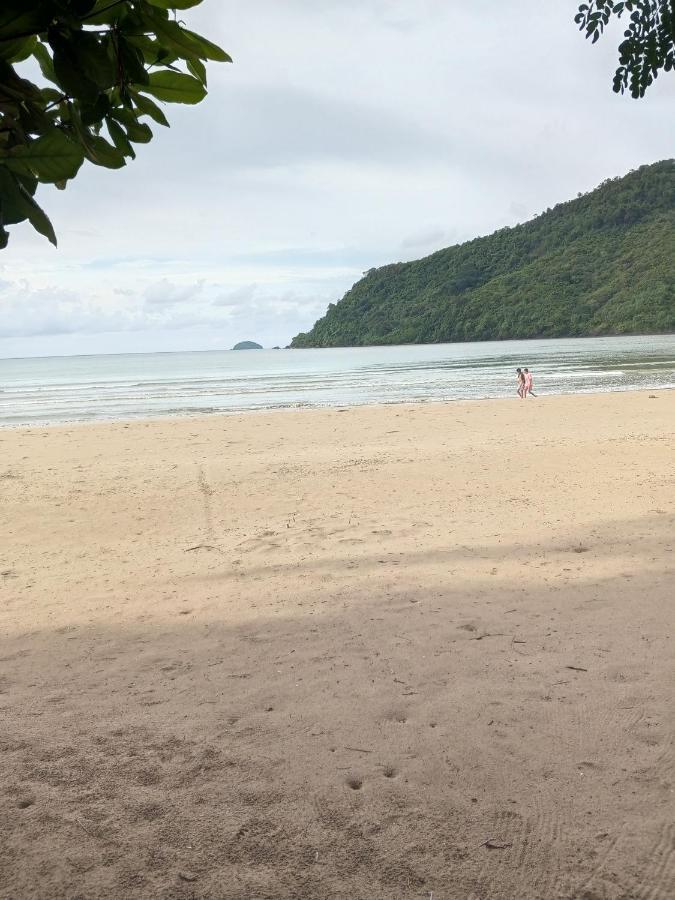 Akoya Beach Park And Cottages Locaroc Exterior photo