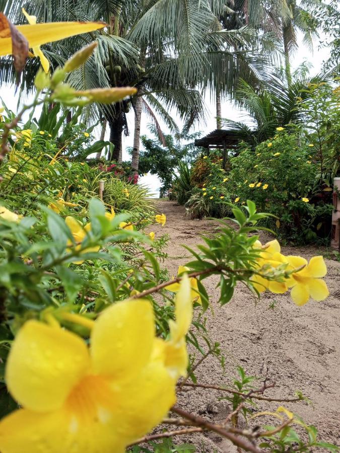 Akoya Beach Park And Cottages Locaroc Exterior photo