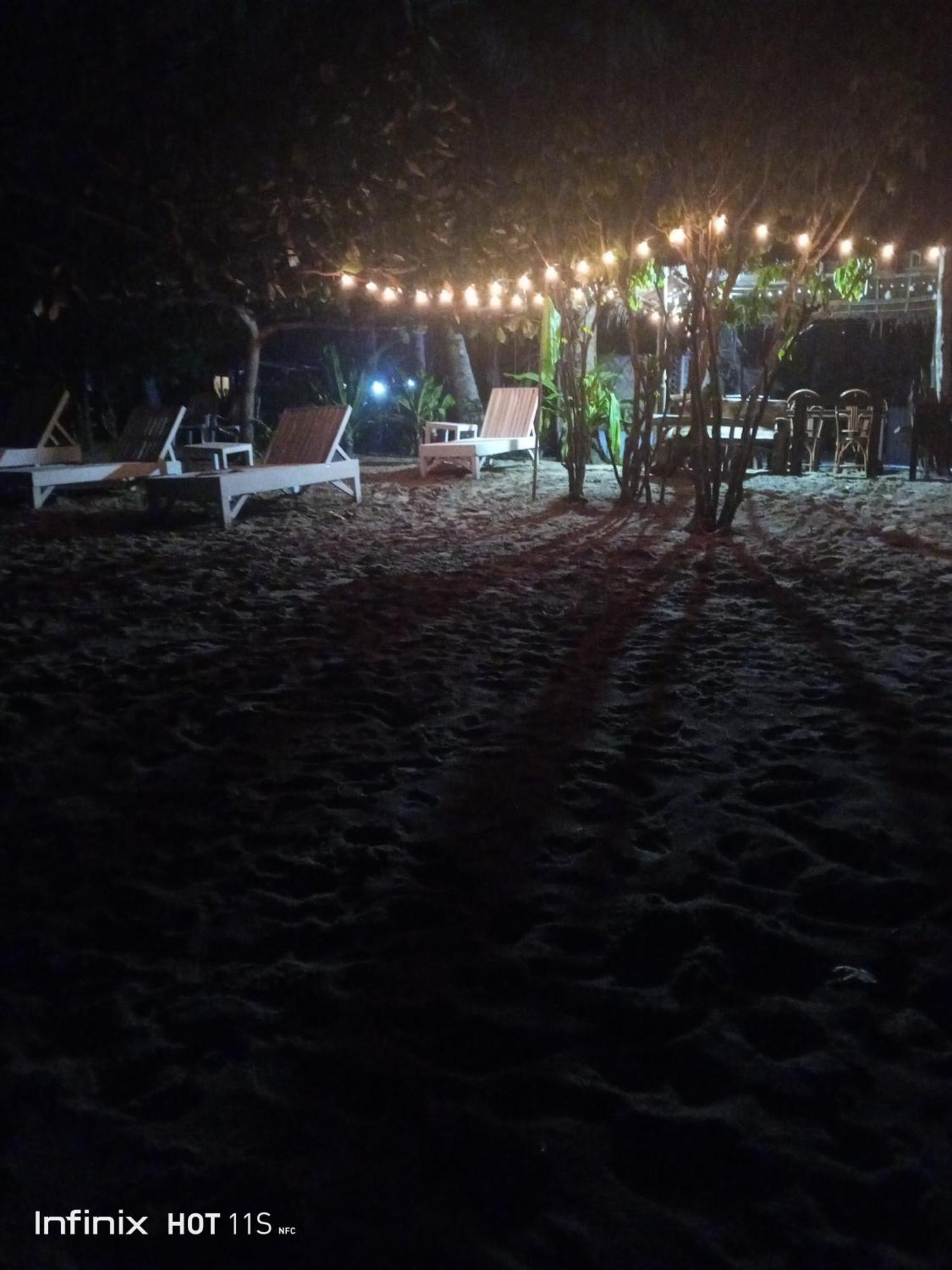 Akoya Beach Park And Cottages Locaroc Exterior photo